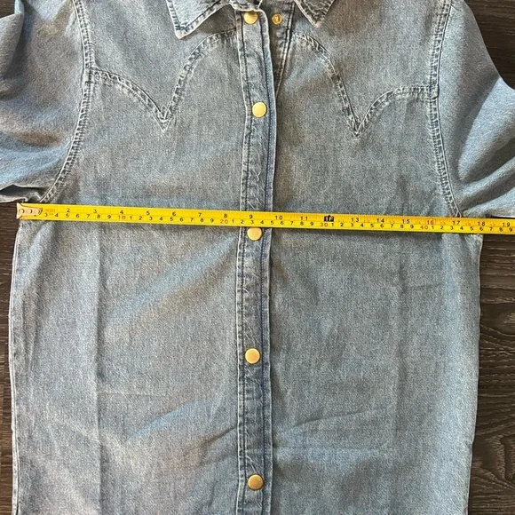 👑NWOT Triarchy Light Blue Button Up Denim Shirt XS - Picture 5 of 10